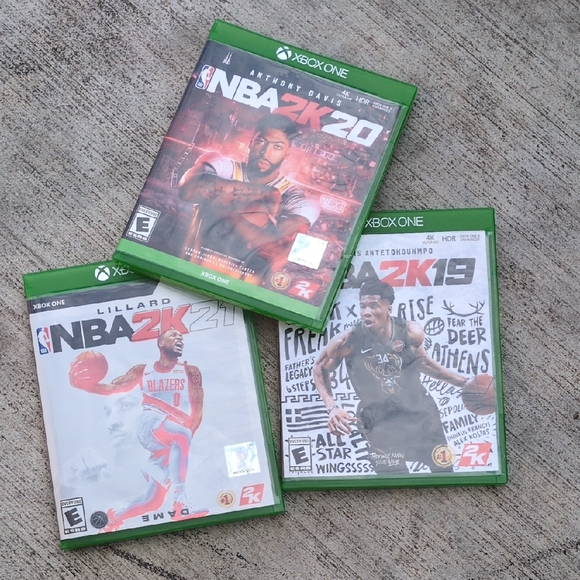 Xbox One NBA2K Video Game Bundle - Picture 1 of 4